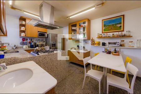 Casa para alugar com 465m², 4 quartos e 5 vagasCozinha