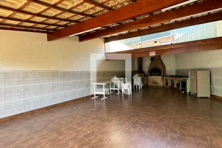 Casa de condomínio à venda com 130m², 3 quartos e 2 vagasChurrasqueira