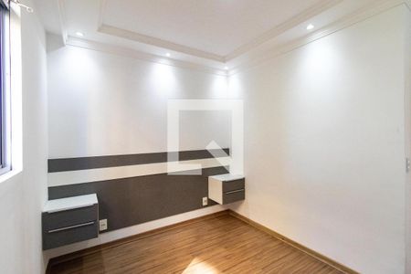 Quarto 2 de apartamento para alugar com 2 quartos, 58m² em Sítio Cercado, Curitiba