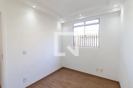 Quarto 1 de apartamento para alugar com 2 quartos, 58m² em Sítio Cercado, Curitiba