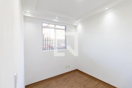 Quarto 1 de apartamento para alugar com 2 quartos, 58m² em Sítio Cercado, Curitiba