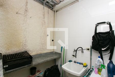 Casa de condomínio à venda com 72m², 2 quartos e 1 vagaÁrea de Serviço