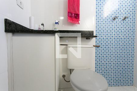 Casa de condomínio à venda com 72m², 2 quartos e 1 vagaBanheiro da Suíte 2