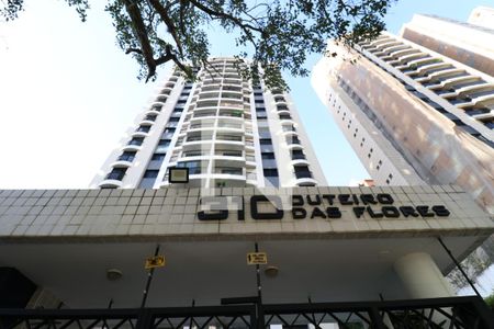 Apartamento à venda com 92m², 3 quartos e 2 vagasFachada e portaria