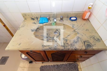 Casa à venda com 175m², 3 quartos e 1 vagaBanheiro 2