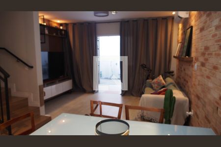 Sala de casa de condomínio à venda com 2 quartos, 83m² em Cidade Nova, Jundiaí