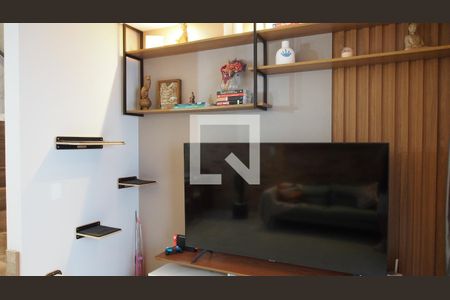 Sala de casa de condomínio à venda com 2 quartos, 83m² em Cidade Nova, Jundiaí