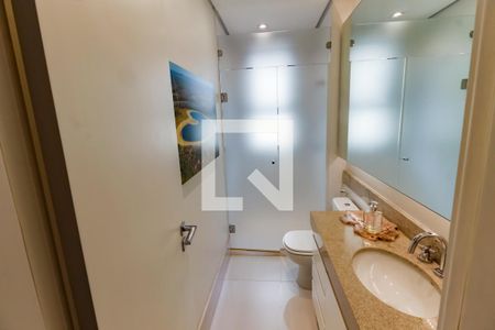 Banheiro Corredor de apartamento à venda com 3 quartos, 207m² em Jardim Panorama, São Paulo