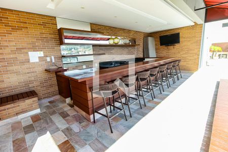 Apartamento à venda com 207m², 3 quartos e 4 vagas Apartamento à venda com 207m², 3 quartos e 4 vagasÁrea comum - Piscina