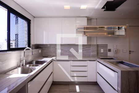 Apartamento à venda com 170m², 3 quartos e 3 vagasCozinha 