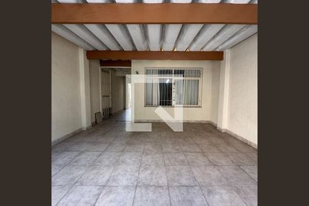Casa à venda com 100m², 3 quartos e 2 vagasGaragem