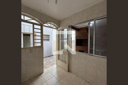 Casa à venda com 100m², 3 quartos e 2 vagasÁrea de externa - Lavanderia 