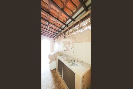 Casa à venda com 230m², 3 quartos e 2 vagas Casa à venda com 230m², 3 quartos e 2 vagasÁrea de Serviço