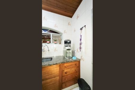 Casa à venda com 230m², 3 quartos e 2 vagas Casa à venda com 230m², 3 quartos e 2 vagasCozinha