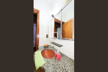 Casa à venda com 230m², 3 quartos e 2 vagas Casa à venda com 230m², 3 quartos e 2 vagasBanheiro