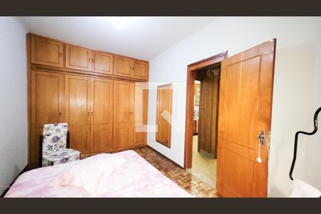 Casa à venda com 230m², 3 quartos e 2 vagas Casa à venda com 230m², 3 quartos e 2 vagasQuarto 2