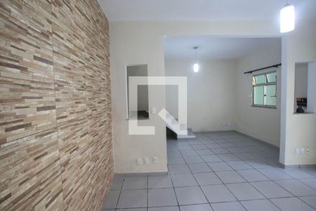 Sala de casa para alugar com 2 quartos, 108m² em Curicica, Rio de Janeiro