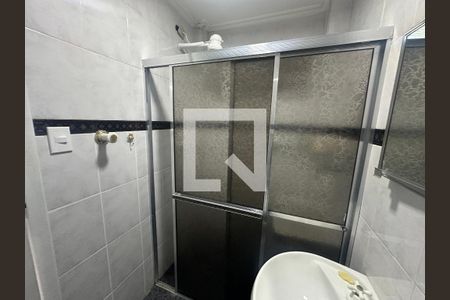 Banheiro de apartamento para alugar com 1 quarto, 34m² em Centro, São Vicente