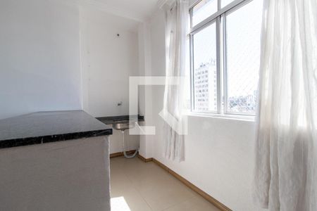 Cozinha de apartamento para alugar com 1 quarto, 52m² em Centro, Curitiba
