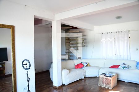 Sala de casa para alugar com 2 quartos, 110m² em Jardim Semiramis, Cotia