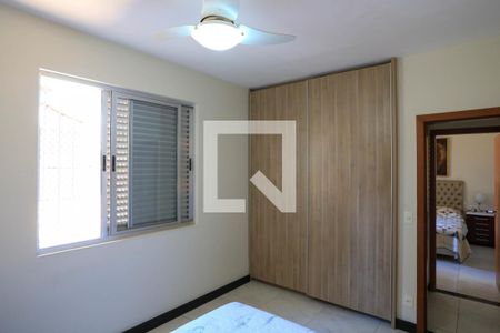 Casa à venda com 274m², 4 quartos e 4 vagasQuarto 3