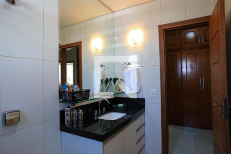 Casa à venda com 274m², 4 quartos e 4 vagasBanheiro