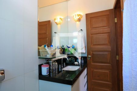 Casa à venda com 274m², 4 quartos e 4 vagasQuarto 2