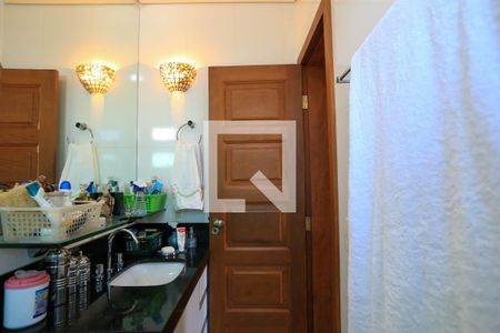 Casa à venda com 274m², 4 quartos e 4 vagasQuarto 2