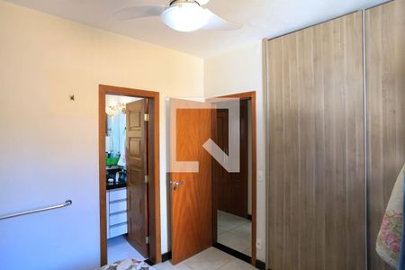 Casa à venda com 274m², 4 quartos e 4 vagasQuarto 2