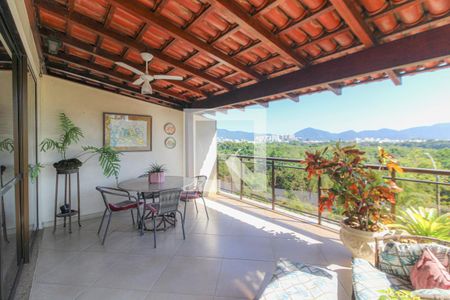 Apartamento à venda com 353m², 4 quartos e 2 vagasVaranda