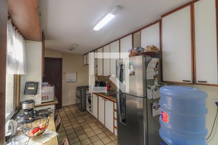 Apartamento à venda com 353m², 4 quartos e 2 vagasCozinha e Área de Serviço