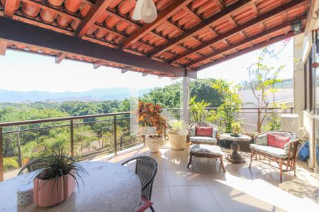 Apartamento à venda com 353m², 4 quartos e 2 vagasVaranda