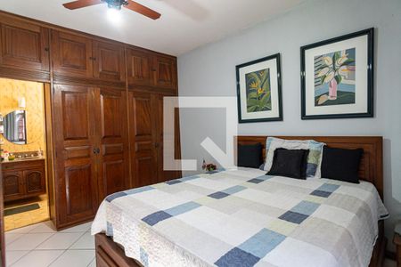 Casa à venda com 380m², 3 quartos e 6 vagas Casa à venda com 380m², 3 quartos e 6 vagasSuite