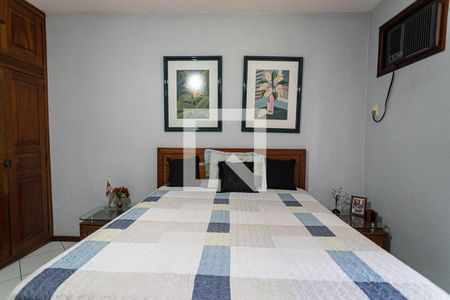 Casa à venda com 380m², 3 quartos e 6 vagas Casa à venda com 380m², 3 quartos e 6 vagasSuite