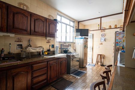 Casa à venda com 380m², 3 quartos e 6 vagas Casa à venda com 380m², 3 quartos e 6 vagasCozinha