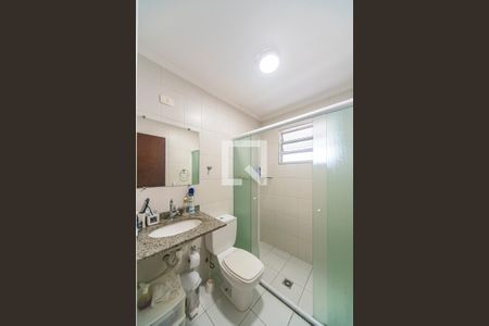 Banheiro  de apartamento à venda com 2 quartos, 60m² em Vila Valparaíso, Santo André