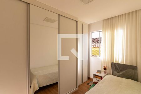 Quarto de apartamento à venda com 2 quartos, 65m² em Jardim America, Belo Horizonte