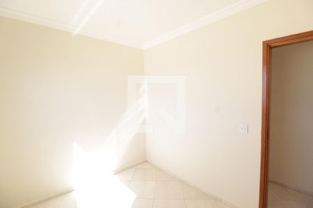 Quarto 1 de apartamento para alugar com 3 quartos, 75m² em Granada, Uberlândia