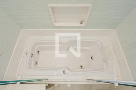 Apartamento à venda com 360m², 3 quartos e 4 vagasBanheiro da Suíte 2