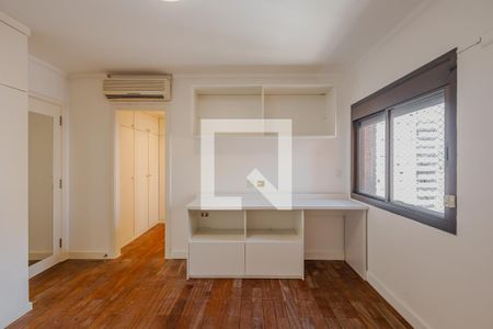 Apartamento à venda com 360m², 3 quartos e 4 vagasSuíte 2