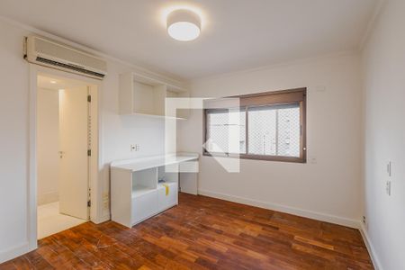 Apartamento à venda com 360m², 3 quartos e 4 vagasSuíte 1