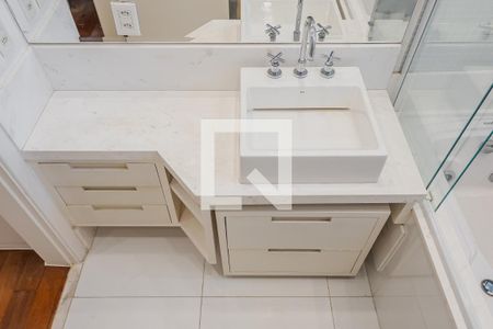 Apartamento à venda com 360m², 3 quartos e 4 vagasBanheiro da Suíte 2