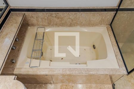 Apartamento à venda com 360m², 3 quartos e 4 vagasBanheiro 2 da Suíte 3