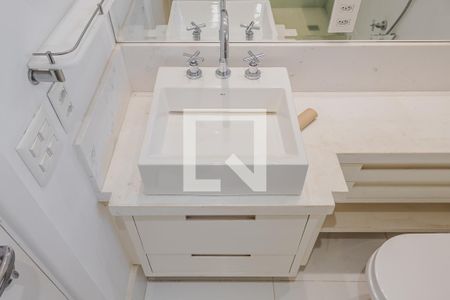 Apartamento à venda com 360m², 3 quartos e 4 vagasBanheiro 1 da Suíte 3