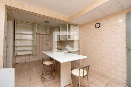 Casa para alugar com 190m², 3 quartos e 2 vagas Casa para alugar com 190m², 3 quartos e 2 vagasCozinha