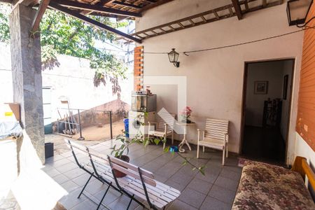 Casa à venda com 122m², 3 quartos e 1 vaga Casa à venda com 122m², 3 quartos e 1 vagaEntrada