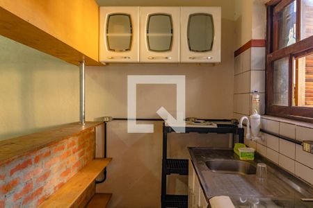 Cozinha de casa para alugar com 1 quarto, 20m² em Vila Gumercindo, São Paulo