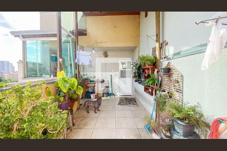 Apartamento à venda com 94m², 2 quartos e 1 vaga Apartamento à venda com 94m², 2 quartos e 1 vagaCobertura