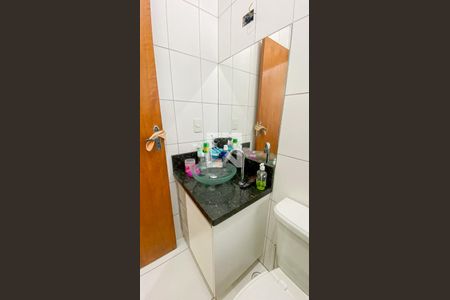 Apartamento à venda com 94m², 2 quartos e 1 vaga Apartamento à venda com 94m², 2 quartos e 1 vagaBanheiro