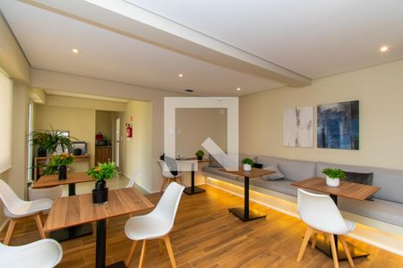 Apartamento para alugar com 37m², 1 quarto e sem vaga Apartamento para alugar com 37m², 1 quarto e sem vagaÁrea comum - Salão de festas